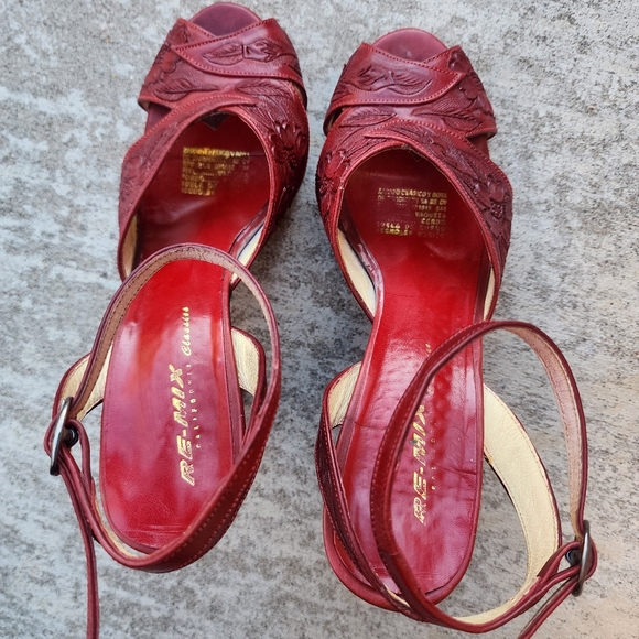 Vintage RE-MIX Red Leather Floral Tooled Rockabilly Sexy Retro Heels, Sz 8 - Picture 7 of 10